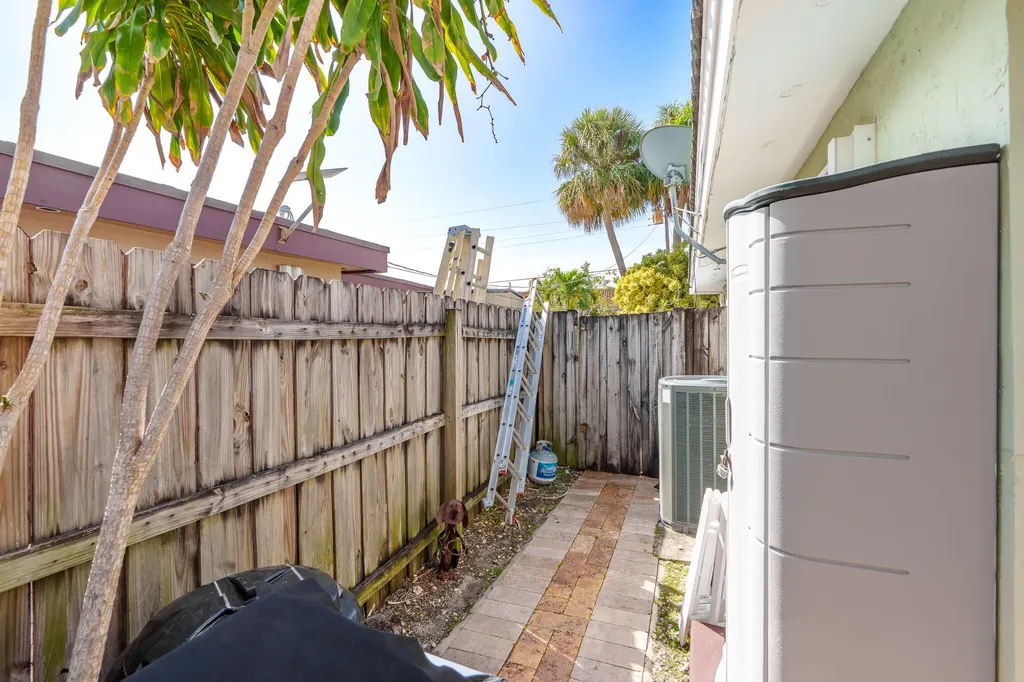 101 SE 14th Street Pompano Beach FL 33060