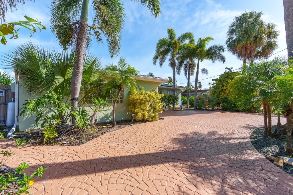 101 SE 14th Street Pompano Beach FL 33060