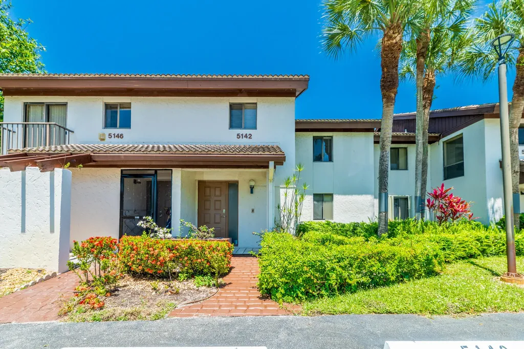 5142 Fountains Drive S Lake Worth FL 33467