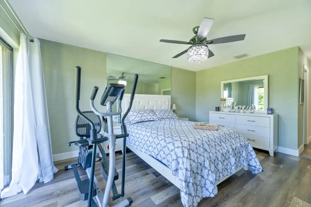 5142 Fountains Drive S Lake Worth FL 33467