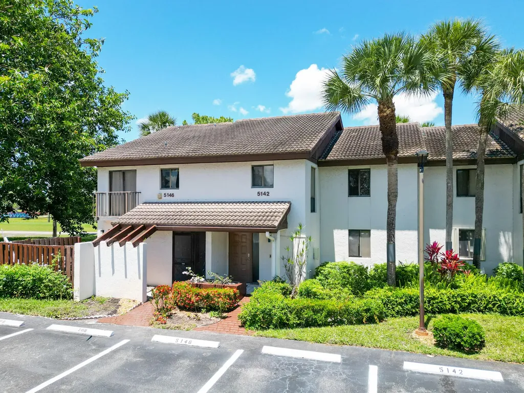 5142 Fountains Drive S Lake Worth FL 33467