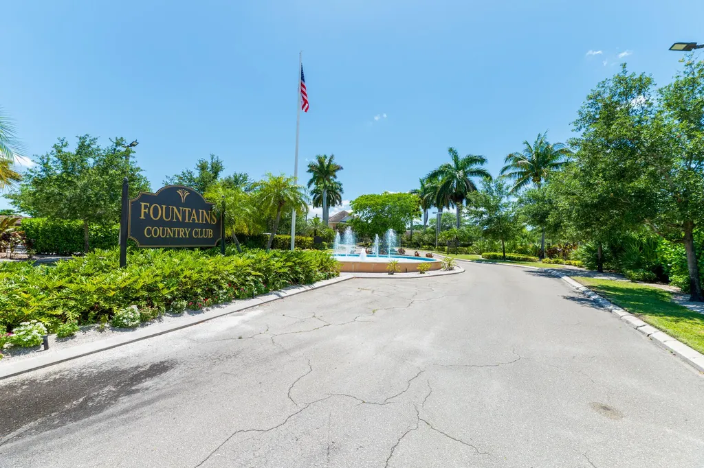 5142 Fountains Drive S Lake Worth FL 33467