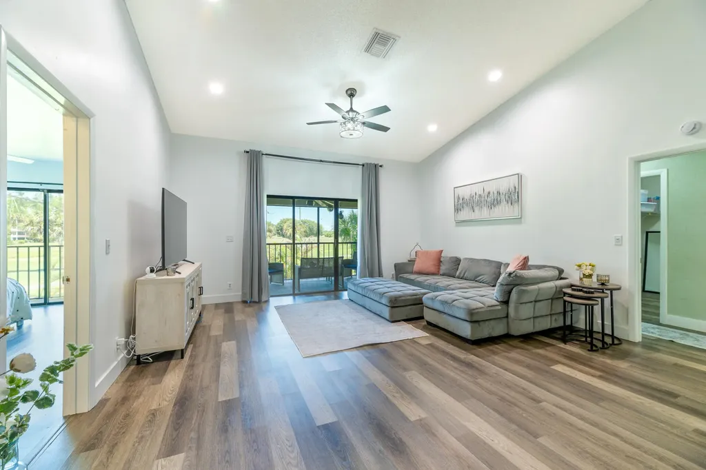 5142 Fountains Drive S Lake Worth FL 33467