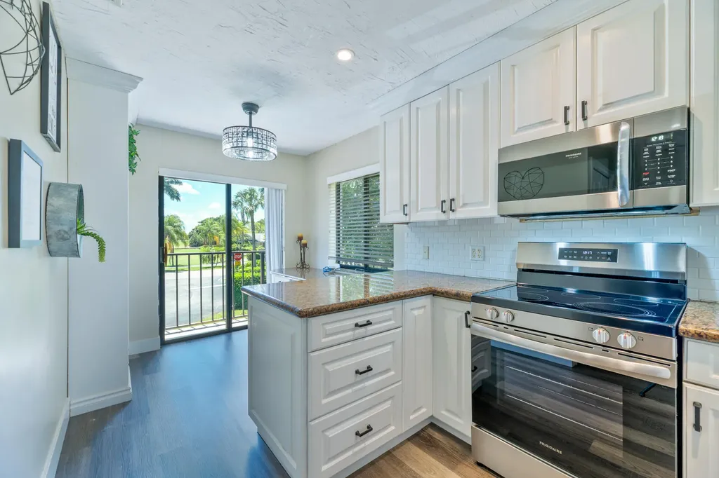 5142 Fountains Drive S Lake Worth FL 33467