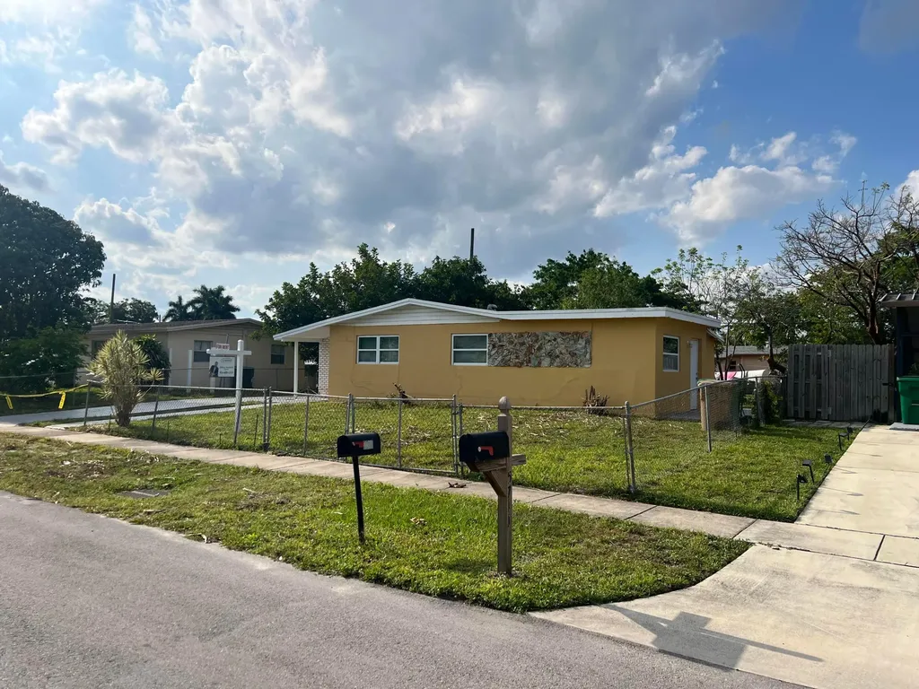 5721 SW 38th Street Davie FL 33314