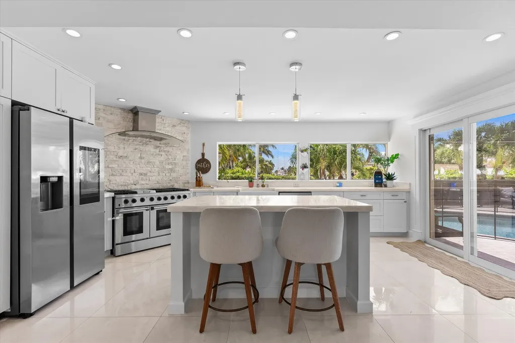 2948 NE 35th Court Lighthouse Point FL 33064