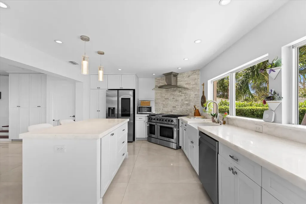 2948 NE 35th Court Lighthouse Point FL 33064