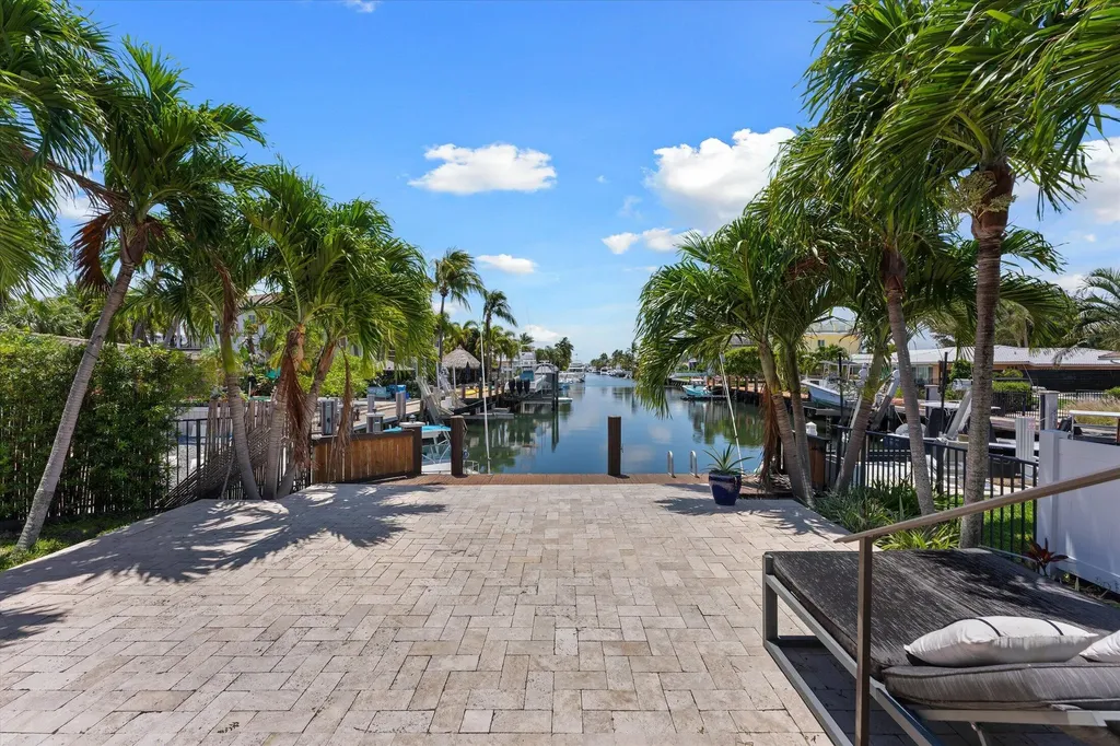 2948 NE 35th Court Lighthouse Point FL 33064