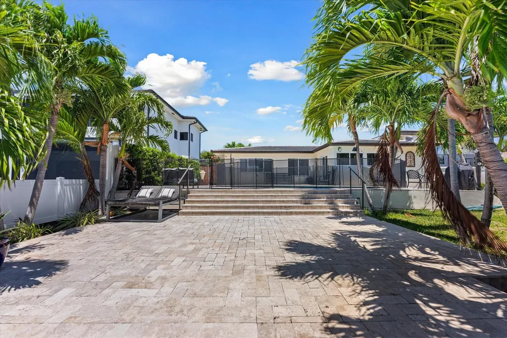 2948 NE 35th Court Lighthouse Point FL 33064