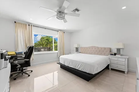 2948 NE 35th Court Lighthouse Point FL 33064