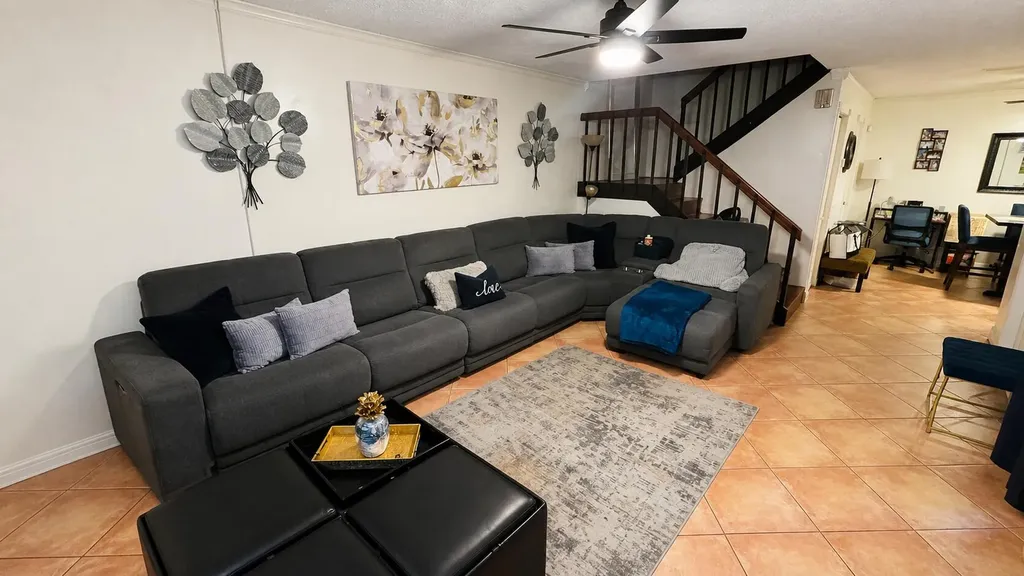 245 Woodland Road Palm Springs FL 33461