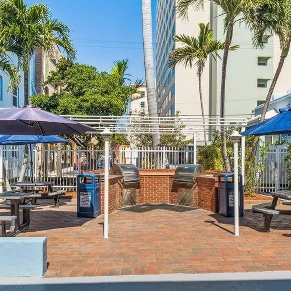 326 Harrison Street Hollywood FL 33019