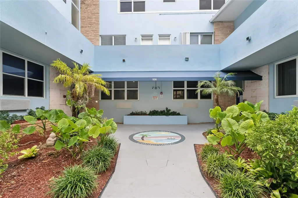 326 Harrison Street Hollywood FL 33019