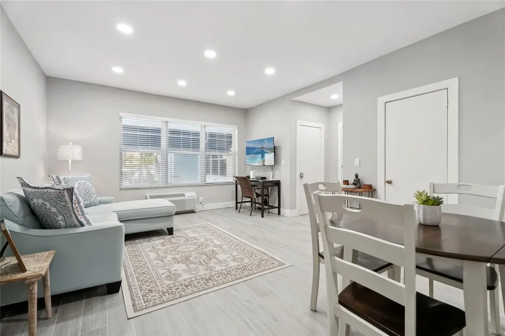 326 Harrison Street Hollywood FL 33019