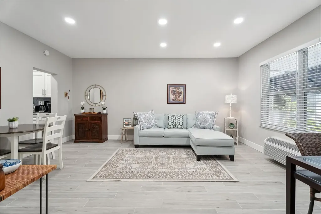 326 Harrison Street Hollywood FL 33019