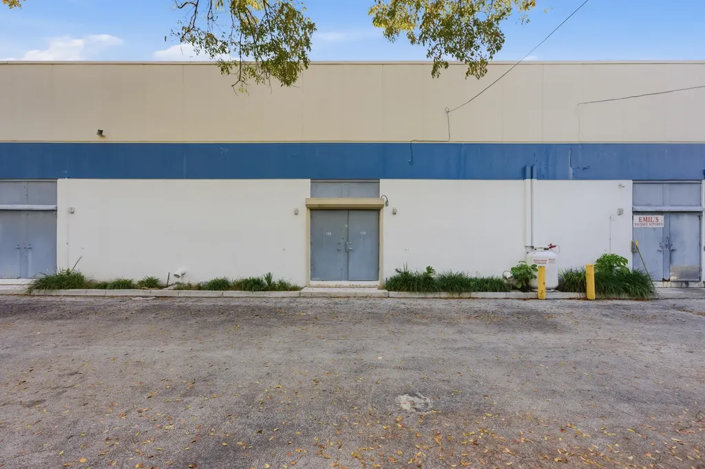 120 N Federal Highway Deerfield Beach FL 33441