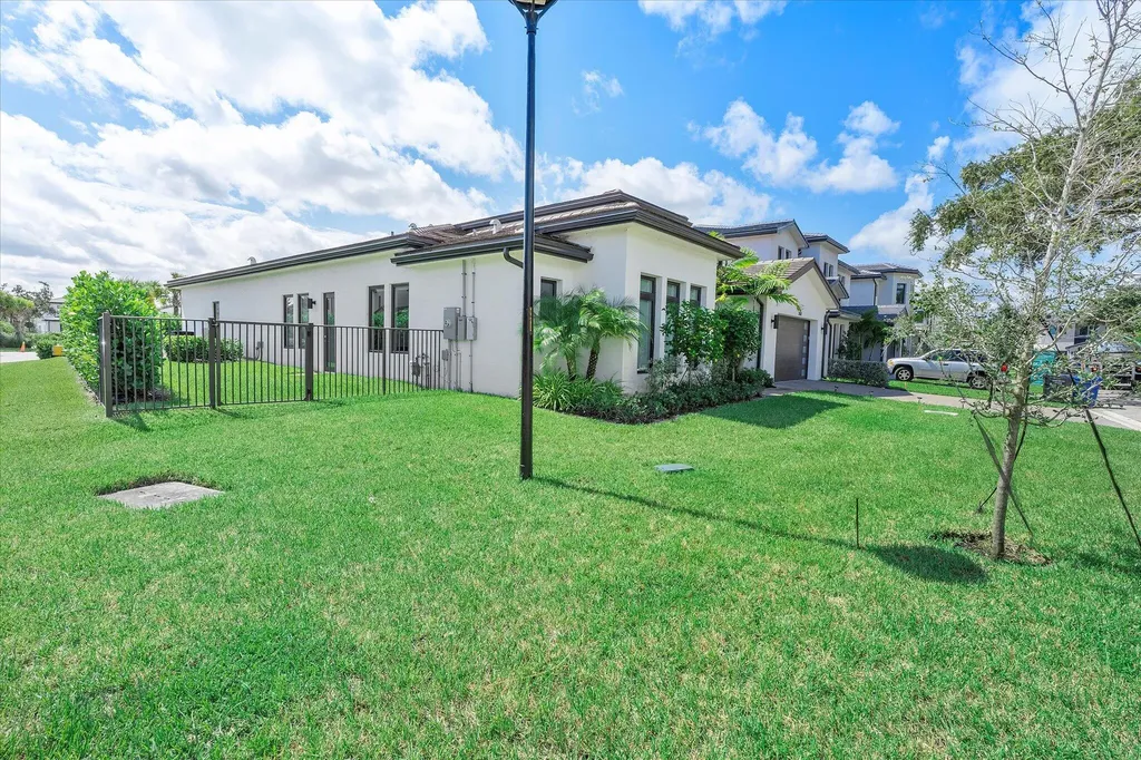 3502 Ashwood Circle Fort Lauderdale FL 33312