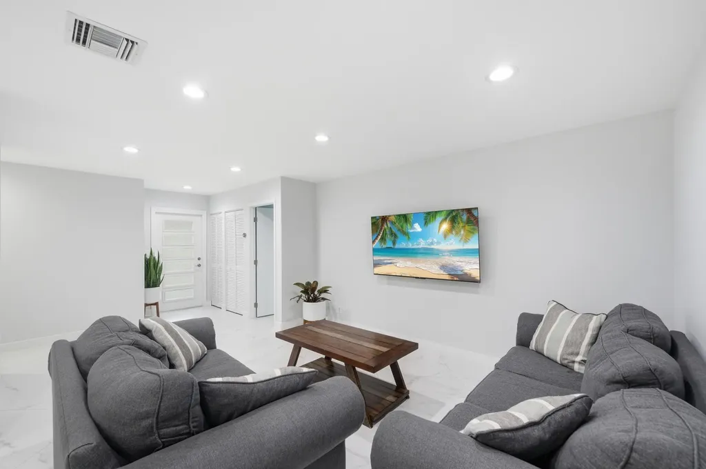 10234 Sleepy Brook Way Boca Raton FL 33428