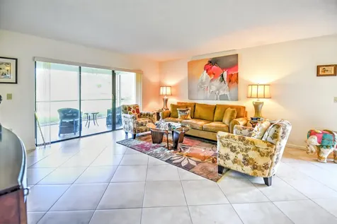 28 W Stratford Lane Boynton Beach FL 33436