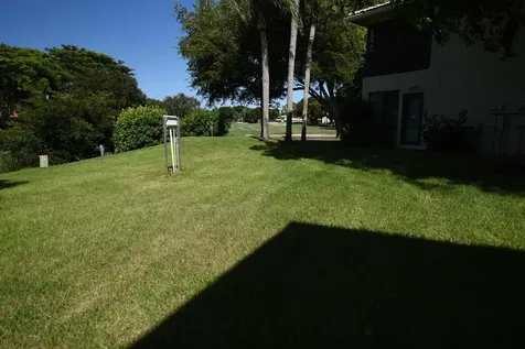28 W Stratford Lane Boynton Beach FL 33436