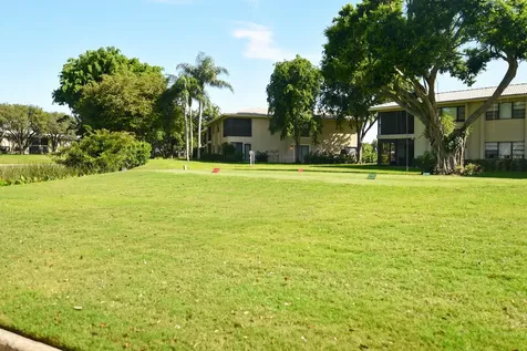 28 W Stratford Lane Boynton Beach FL 33436