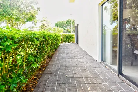 28 W Stratford Lane Boynton Beach FL 33436