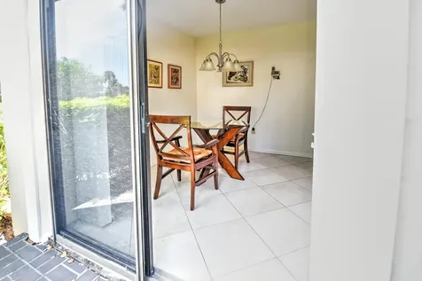 28 W Stratford Lane Boynton Beach FL 33436