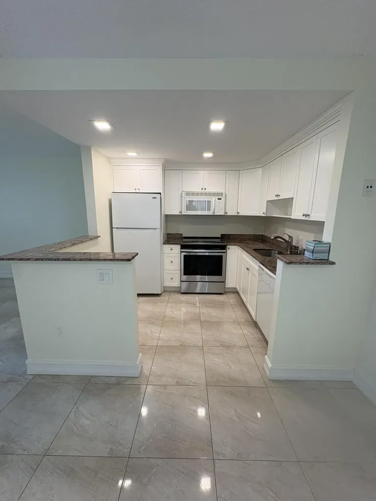 303 Tuscany Delray Beach FL 33446
