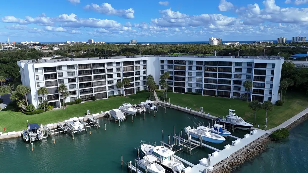 1748 Jupiter Cove Drive Jupiter FL 33469