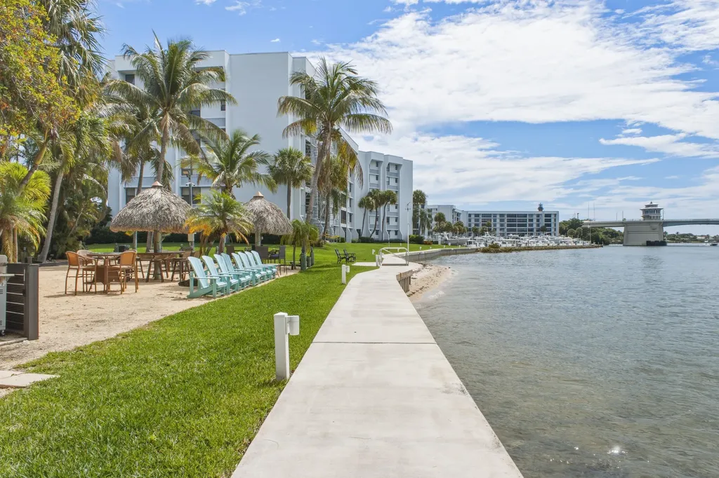 1748 Jupiter Cove Drive Jupiter FL 33469