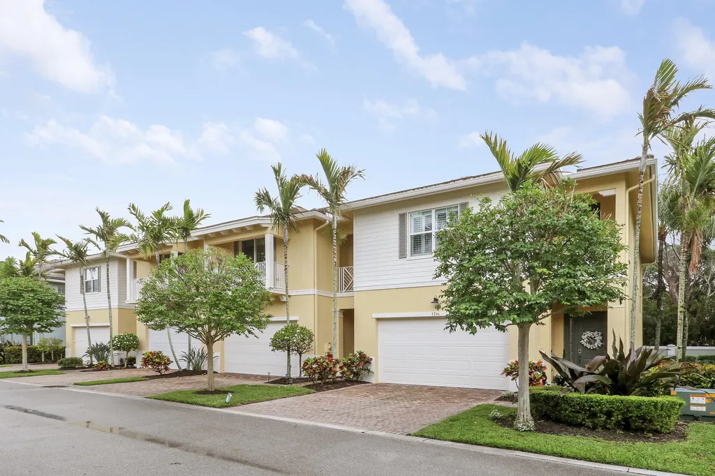 5242 Cambridge Court Palm Beach Gardens FL 33418