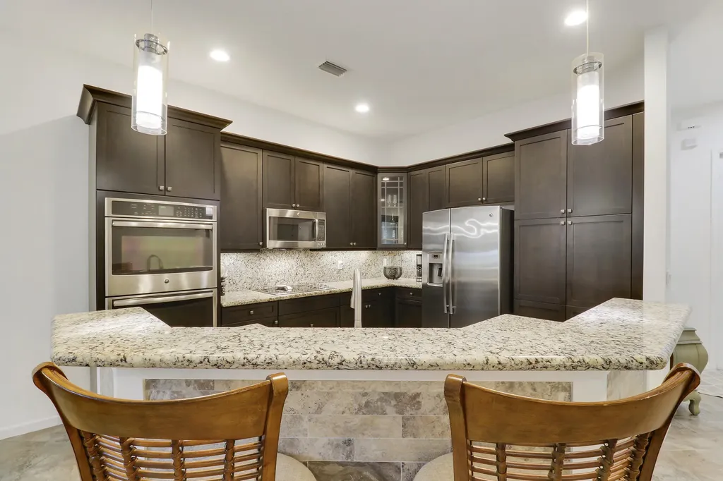 5242 Cambridge Court Palm Beach Gardens FL 33418