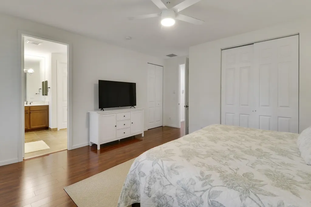 5242 Cambridge Court Palm Beach Gardens FL 33418