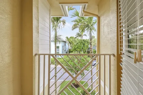 5242 Cambridge Court Palm Beach Gardens FL 33418