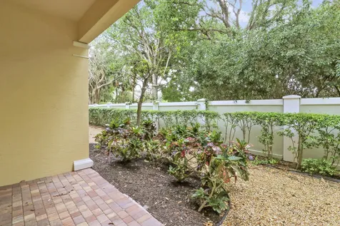 5242 Cambridge Court Palm Beach Gardens FL 33418