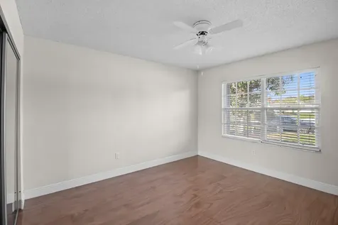 152 NE Twylite Terrace Port St Lucie FL 34983