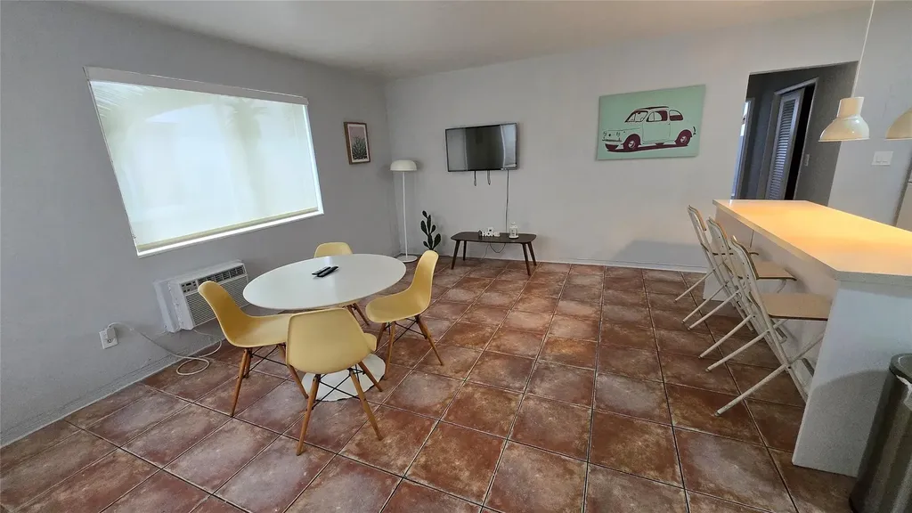 7725 Harding Avenue Miami Beach FL 33141
