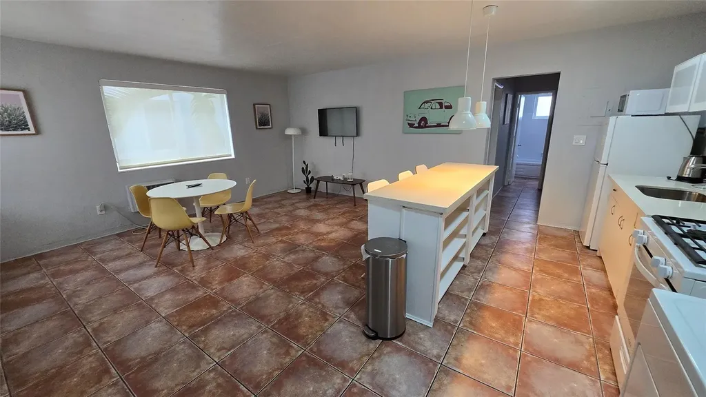 7725 Harding Avenue Miami Beach FL 33141