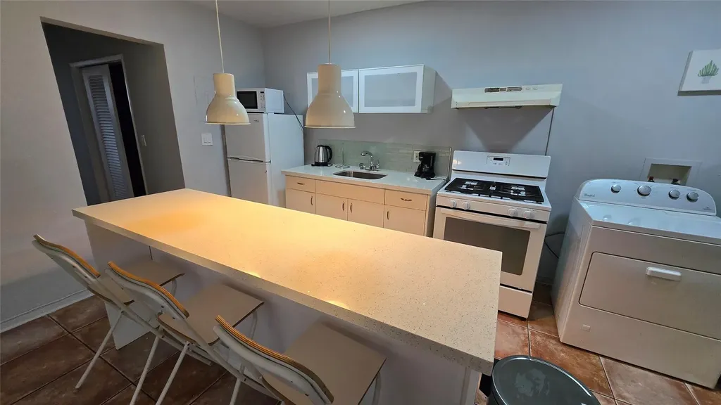 7725 Harding Avenue Miami Beach FL 33141