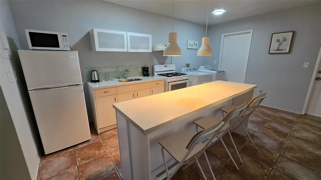 7725 Harding Avenue Miami Beach FL 33141