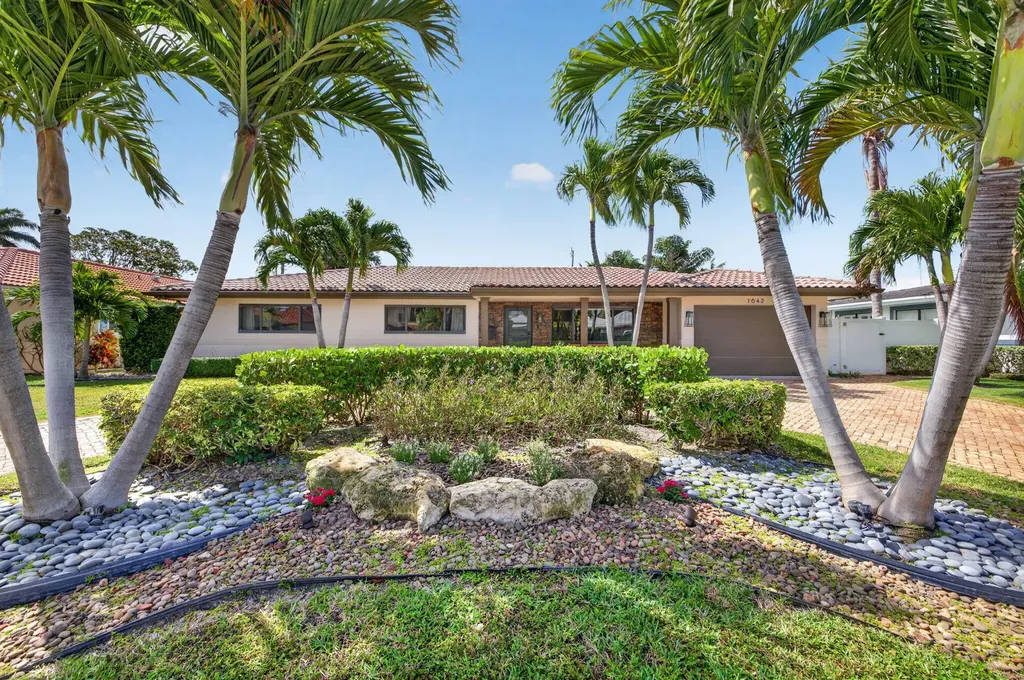 1642 SE 7th Street Deerfield Beach FL 33441