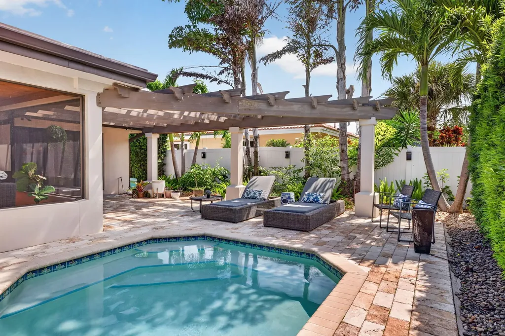 1642 SE 7th Street Deerfield Beach FL 33441