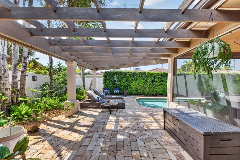 1642 SE 7th Street Deerfield Beach FL 33441