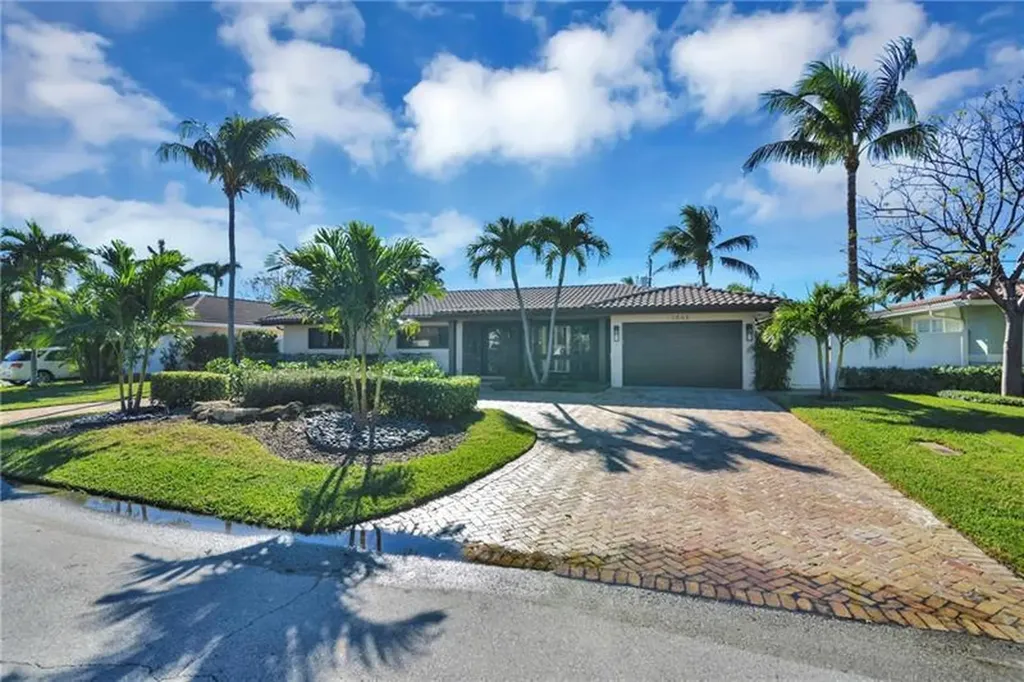 1642 SE 7th Street Deerfield Beach FL 33441