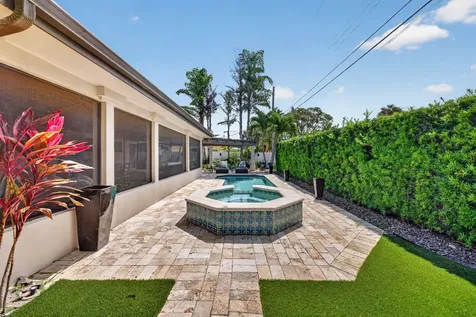 1642 SE 7th Street Deerfield Beach FL 33441