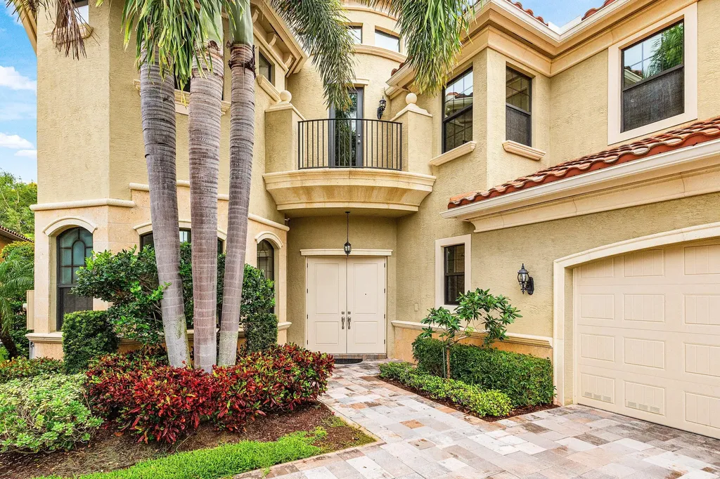 8748 Lewis River Road Delray Beach FL 33446