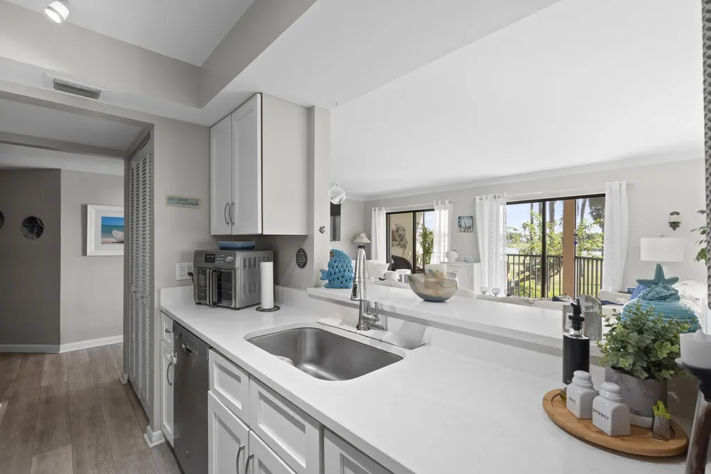 233 NE Edgewater Drive Hutchinson Island FL 34996