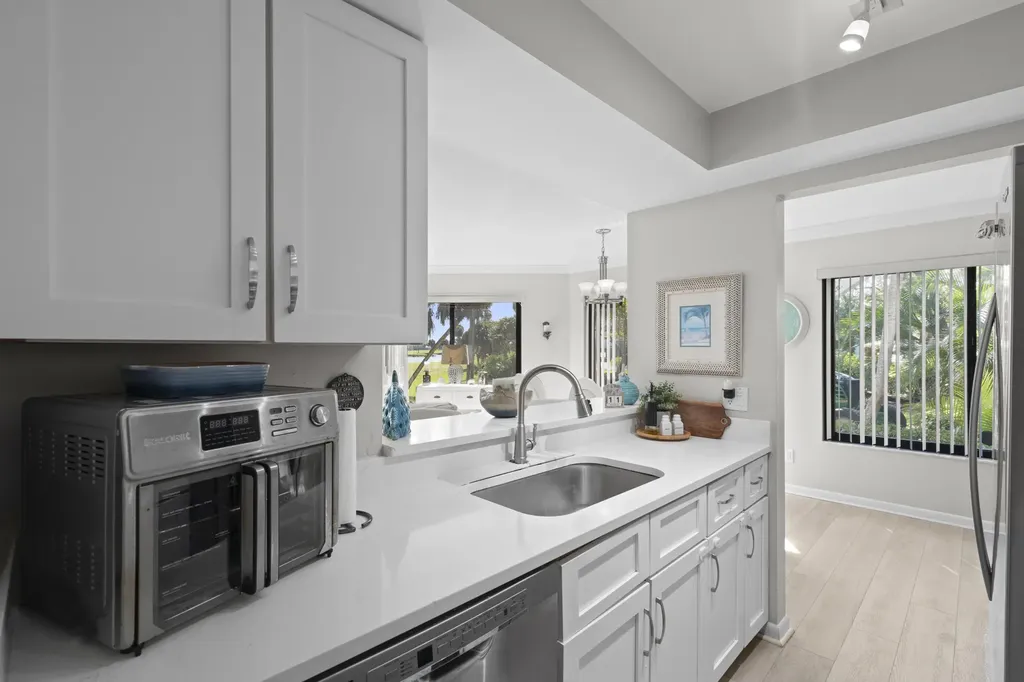 233 NE Edgewater Drive Hutchinson Island FL 34996