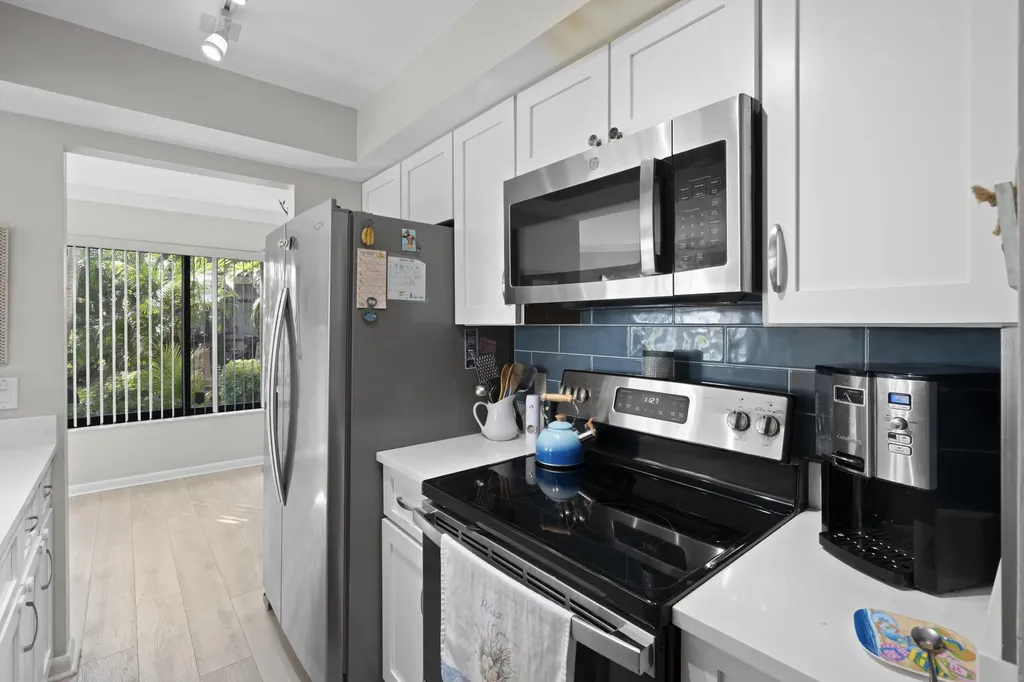 233 NE Edgewater Drive Hutchinson Island FL 34996
