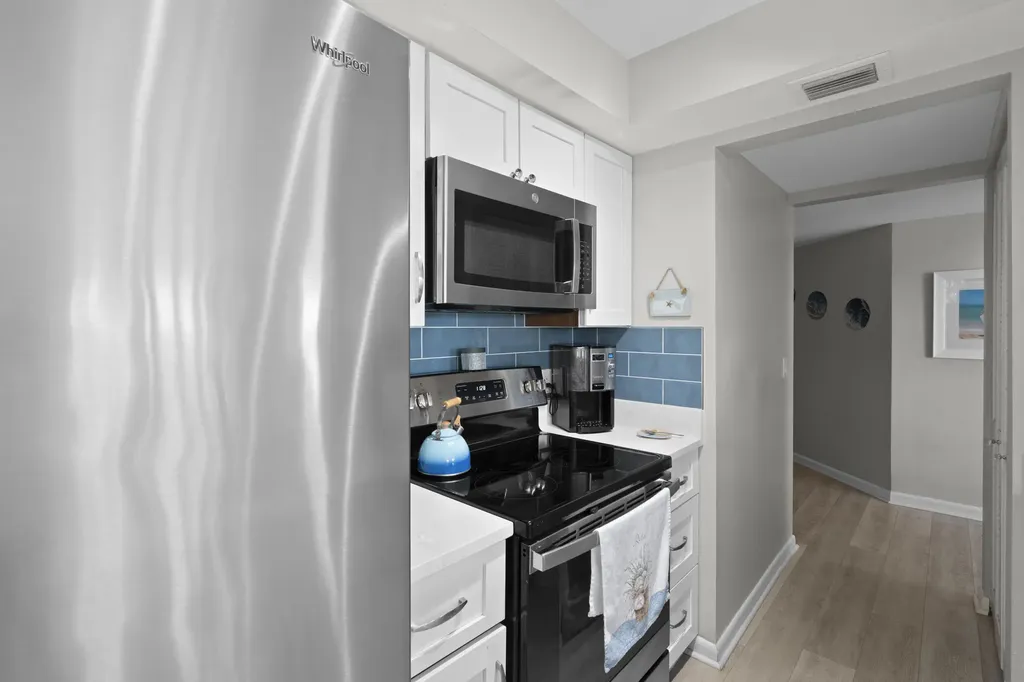 233 NE Edgewater Drive Hutchinson Island FL 34996